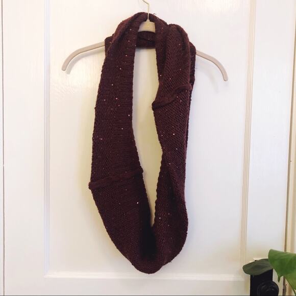 H&M Red Sparkle Infinity Circle Scarf - Picture 2 of 7